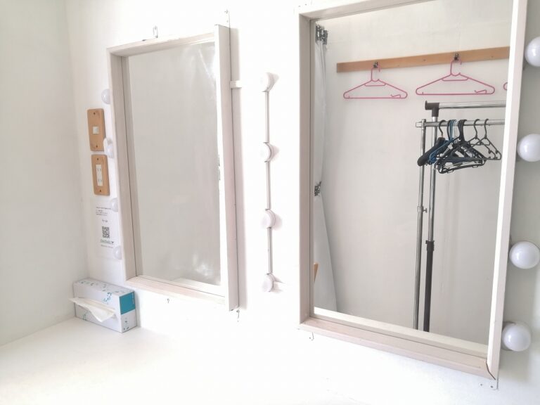 メイクルームQRコード