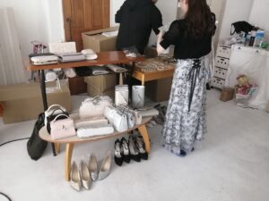 小道具セッティング中